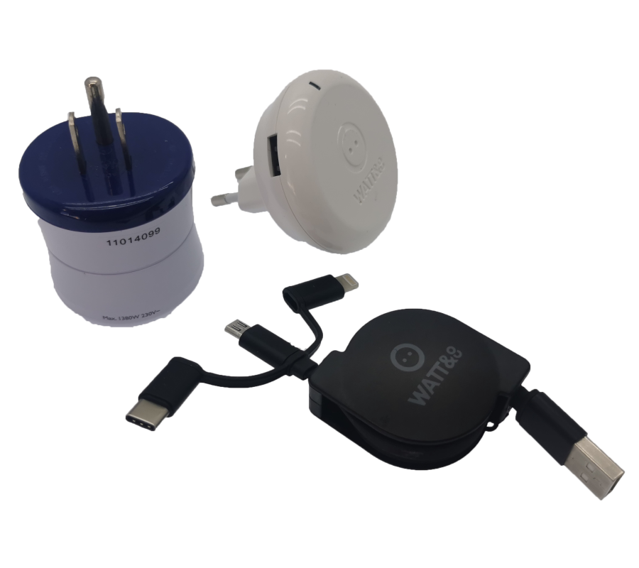 Adaptateur universel de voyage 150 pays + 2xUSB - Watt and Co